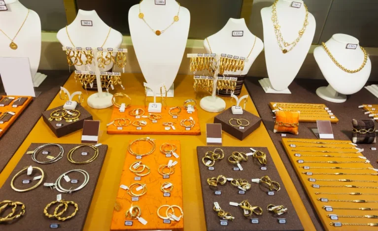 Difference Between Gold-Plated and Solid-Gold Jewellery
