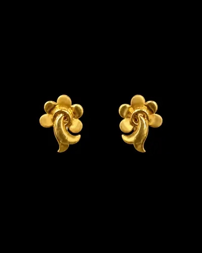 gold-earrings