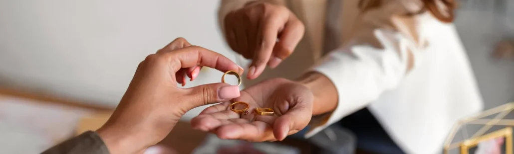 How Many Grams Is a Gold Ring - Average Weight for Men & Women