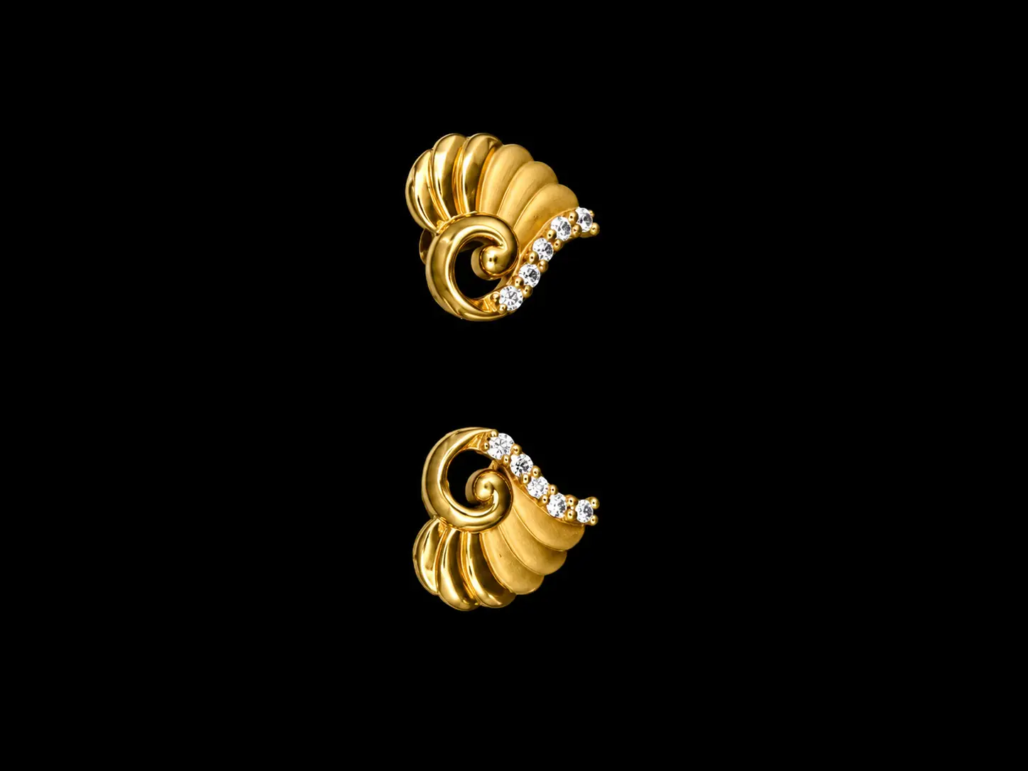 gold earrings
